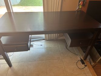 Large Solid Wooden Desk With 2 Large Compartments