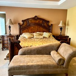 Sale Sale!!! Beautiful Complete King Bedroom Set Excellent Condition 