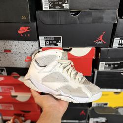 Jordan Pure Platinum 7s size 8.5 USED 