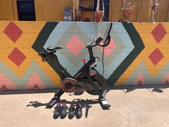 Peleton Bike with Shoes and weights