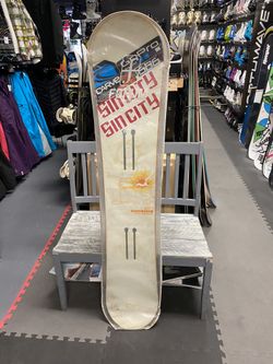 Forum Devun Walsh 157 snowboard certified with warranty for Forum Devun Walsh 157 snowboard certified with warranty for