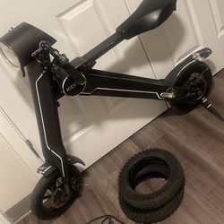 Deadstock Icon Q Electric folding Bike. Owned it for 4 summers drives runs perfectly regular wear and tear on the