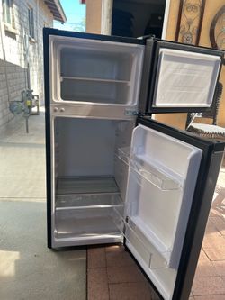 Mini fridge