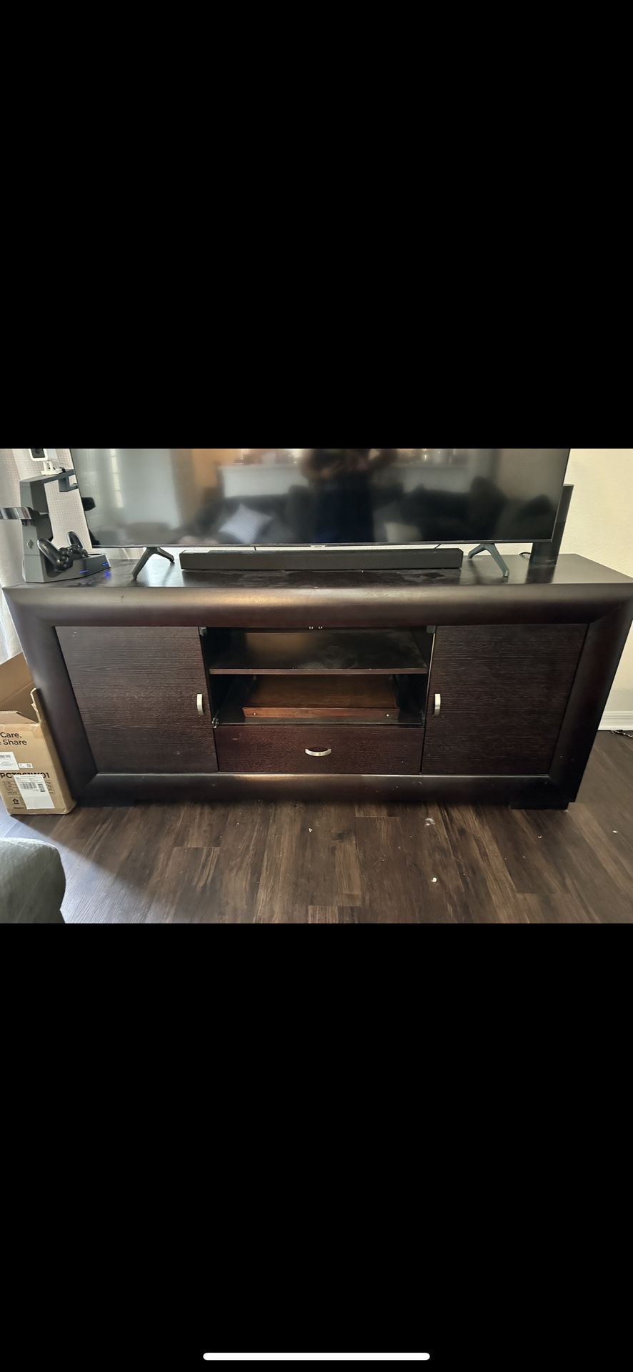 Tv stand In Great Condition 