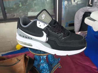 Nike Air Max size 10