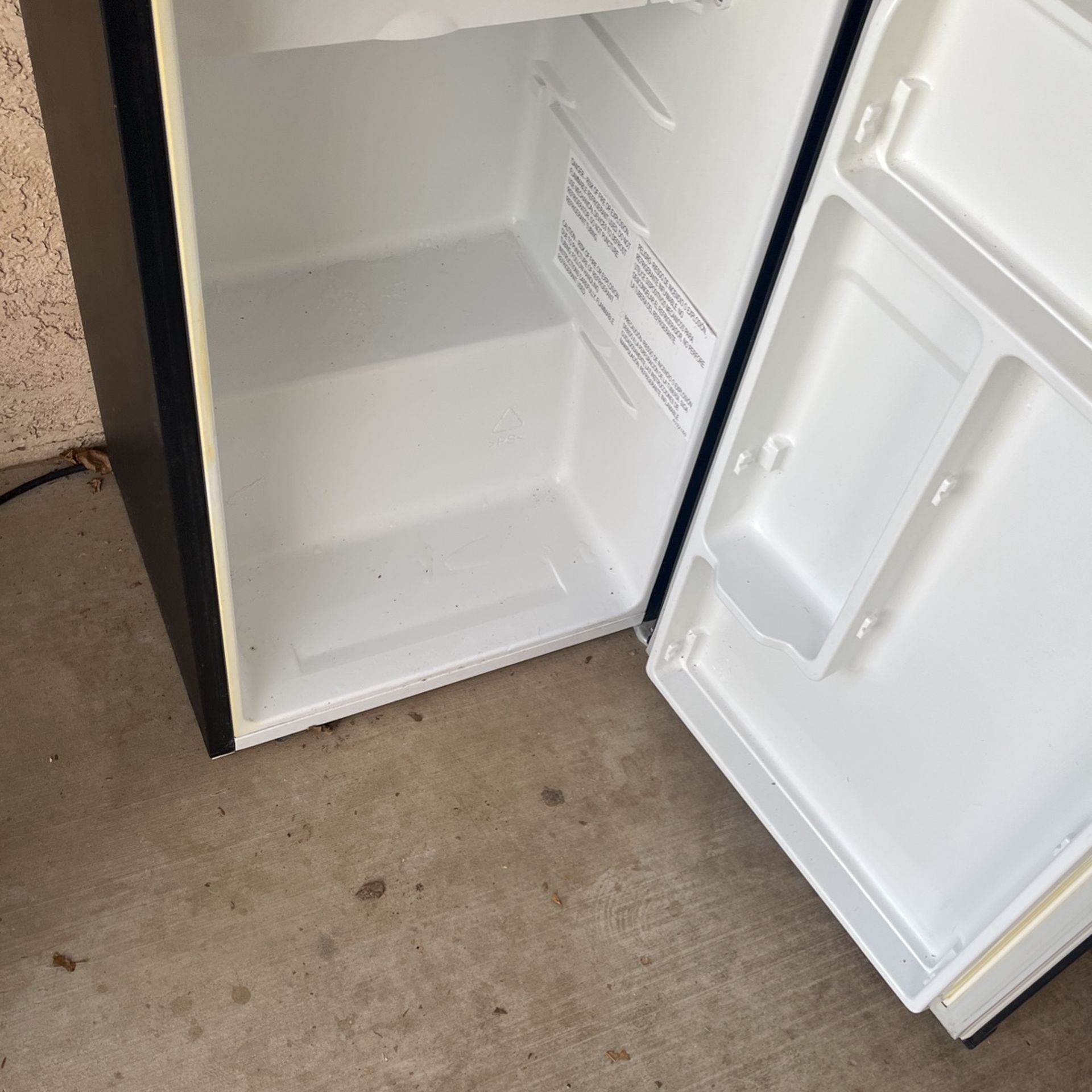 Mini Fridge 