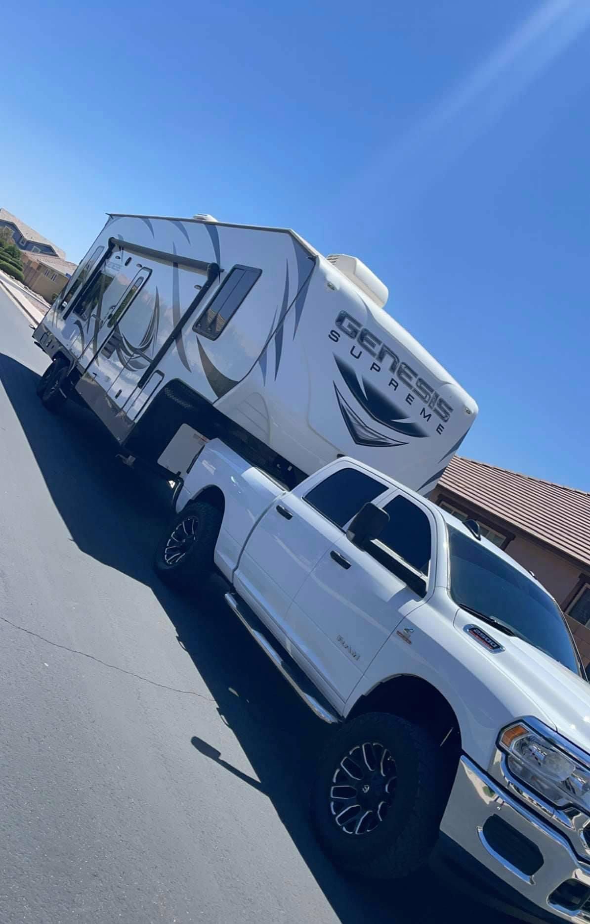 2017 Genesis 33CK