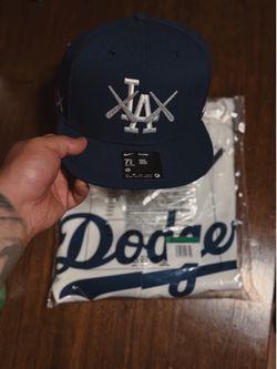KAWS X Nike Los Angeles Dodgers Bundle