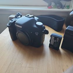 Canon 7D dSLR Camera