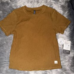 Vuori Pose Fitted Tee 