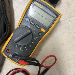FLUKE 115 TRUE RMS MULTIMETER 