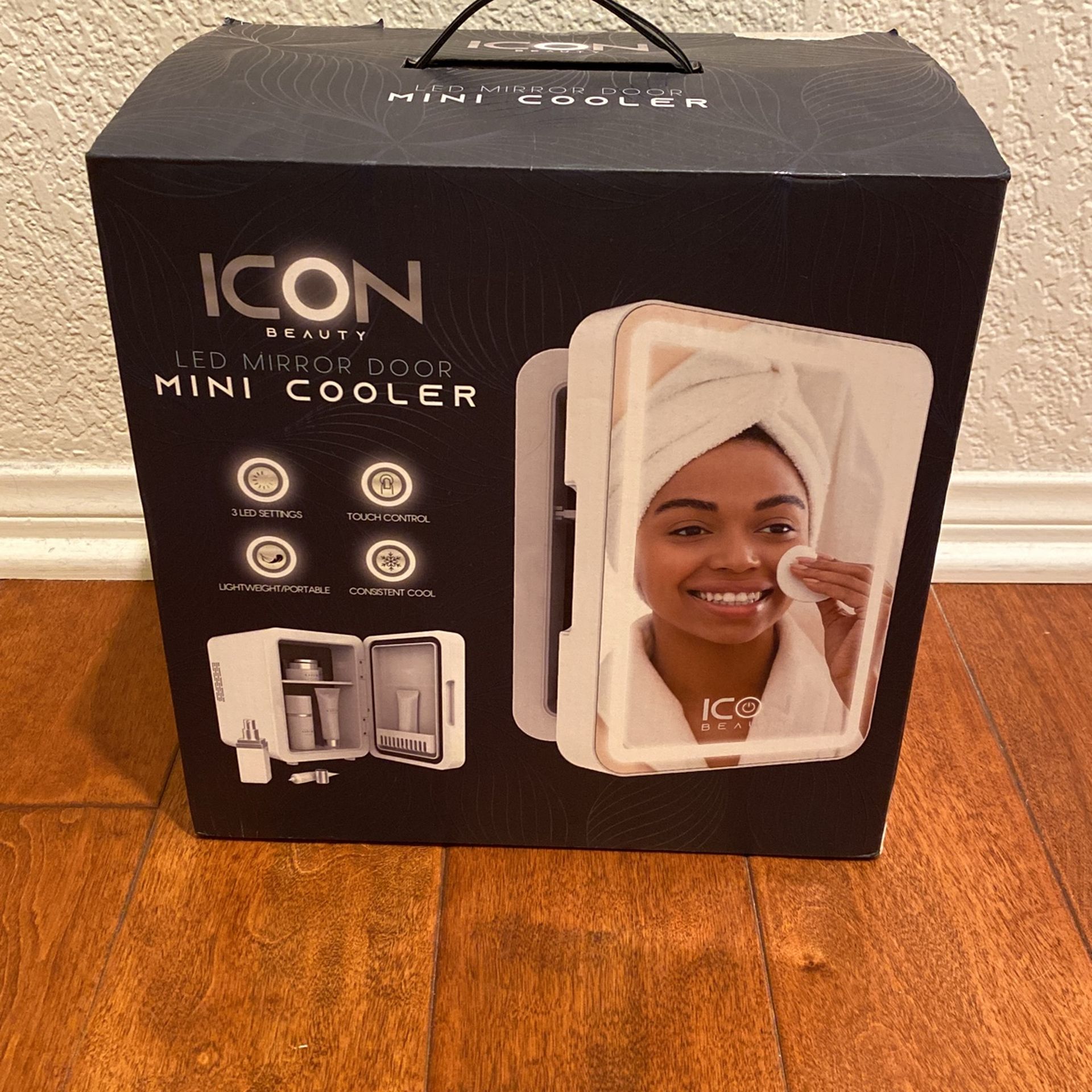 Icon Beauty Mini Cooler
