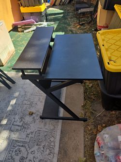 Black computer desk