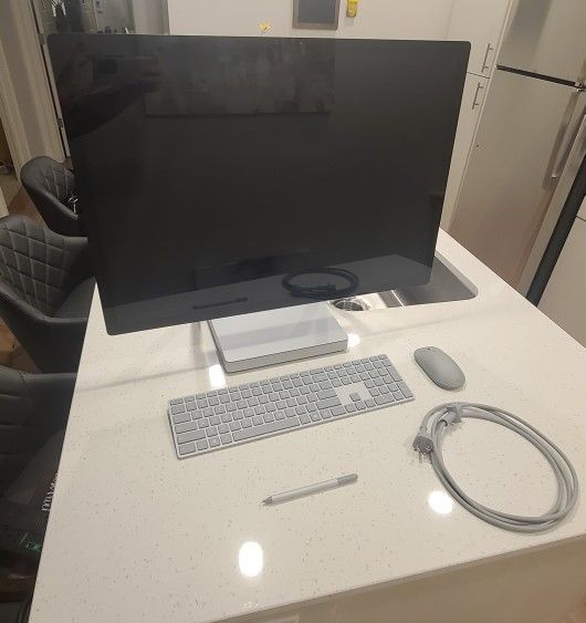 Microsoft Surface Studio 2 Core i7-7820HQ 16GB RAM 1TB SSD NVIDIA GeForce GTX 10760