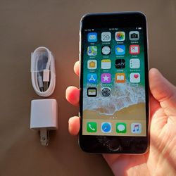 iPhone 6s - UNLOCKED - Like New  