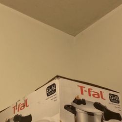 New T-fal Pressure Cooker  Still In The Original Box  For Sale 