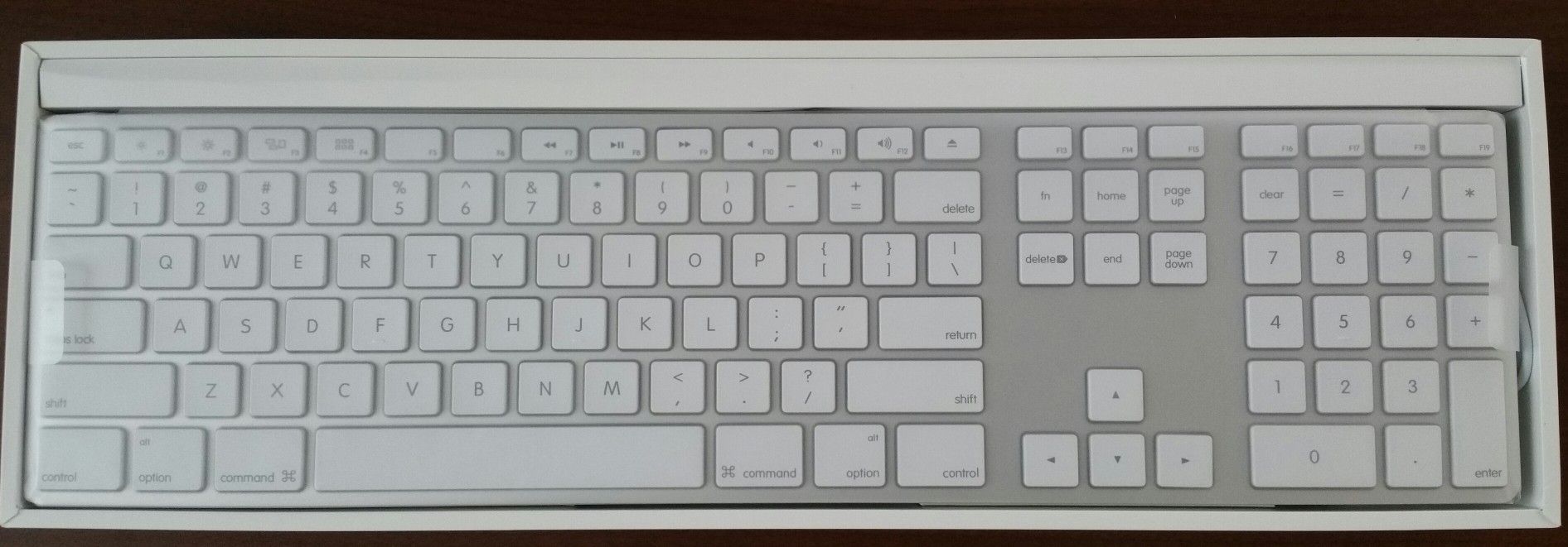 New Apple WIRED USB Keyboard w/Mouse