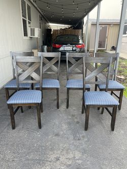 Son 6 Sillas 🪑 Tapiceria Nueva Casi Nuevas