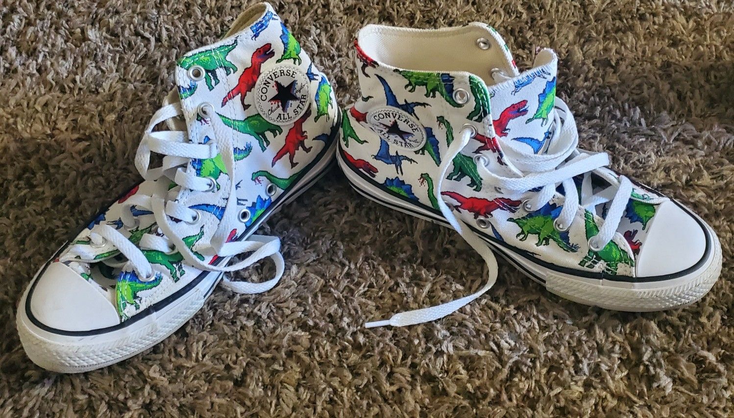 Kids Converse Size 4 Only Wore 2 Times