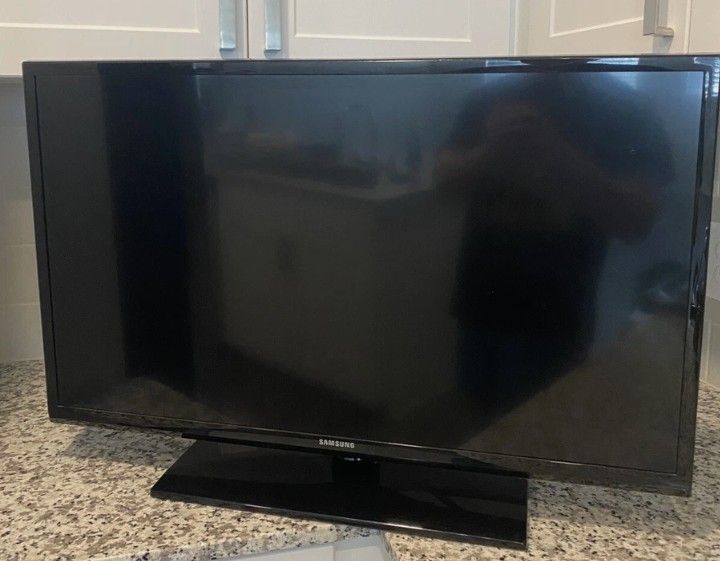 Samsung UN32EH4003 32" LED HDTV