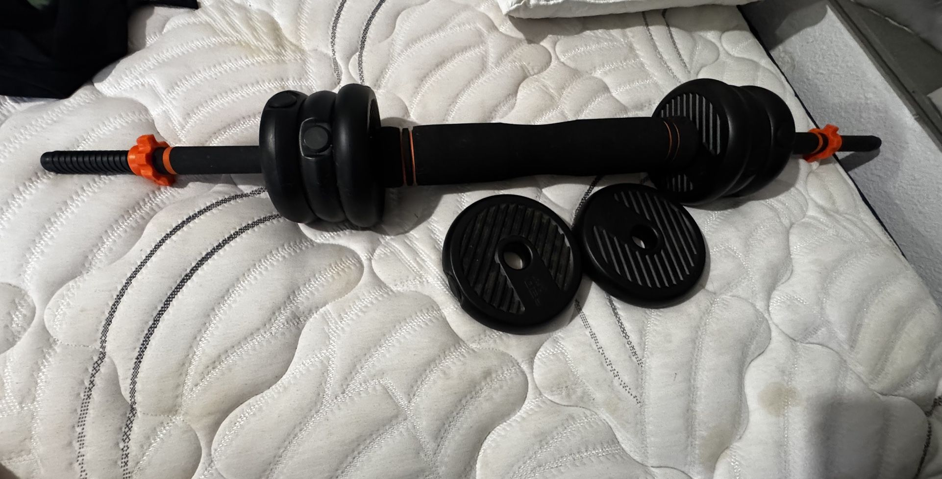 Weight barbell with 2 & 2.5 weights In Madera