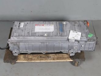 2004-2009 hybrid battery for a Prius yes it works yes tested just took out of my Prius that is running has about 100,000 miles on it