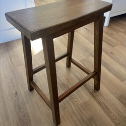bar stool-excellent condition 18” W x 9” L x 24” H