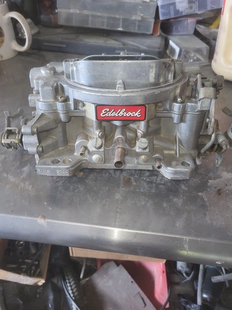 Edelbrock And QFT Carburetors