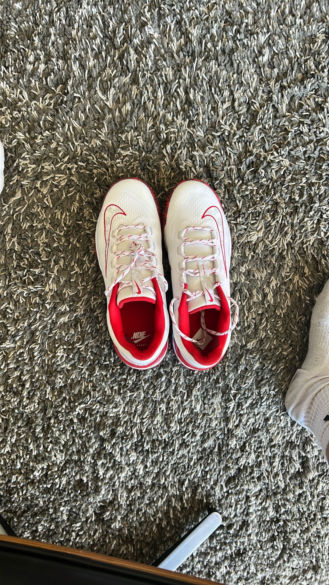Nike Baseball Turfs red and white