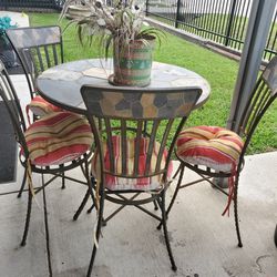 Table Concrete And Wrought Iron With 4 Chairs