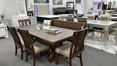 Pinewood Construction, old fashion inspiring Large brown Dining Set 