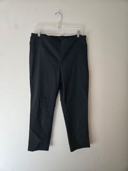 Black Cropped Pants with Subtle Pattern