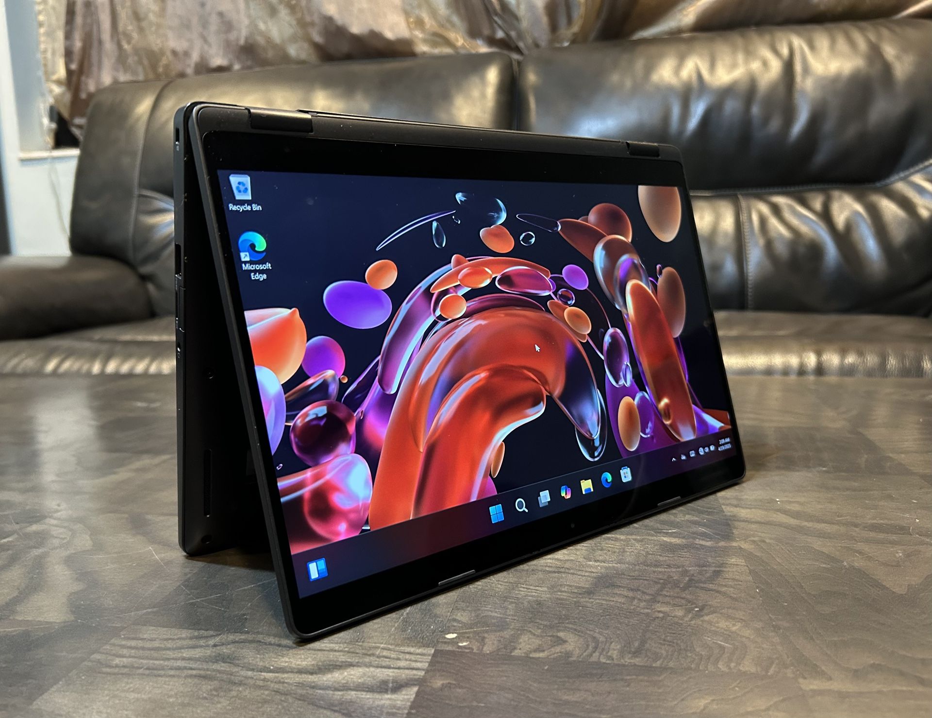 Touchscreen 2 In 1 DELL Latitude 5300 Flip 13.3” inches Core i7 8th gen. 16GB RAM 512GB SSD Full HD 1080p Windows 11 laptop computer