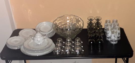 Well maintained Various Kitchen Glassware .