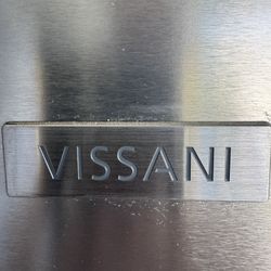 Vissani  Small Refrigerator And Top Freezer. Works Great!!