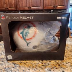 New- signed Miami Dolphins Larry Little ( Hall Of Fame) full sized rep helmet w/ authentication