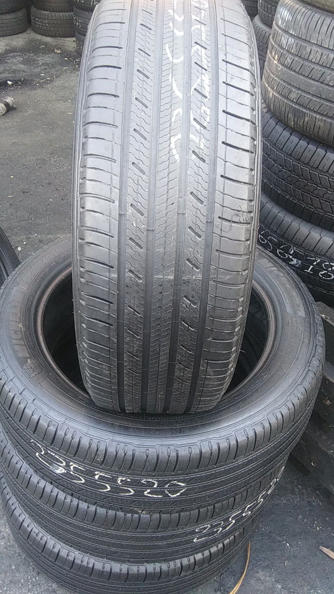 4 used tire Michelin premier 235/55/20