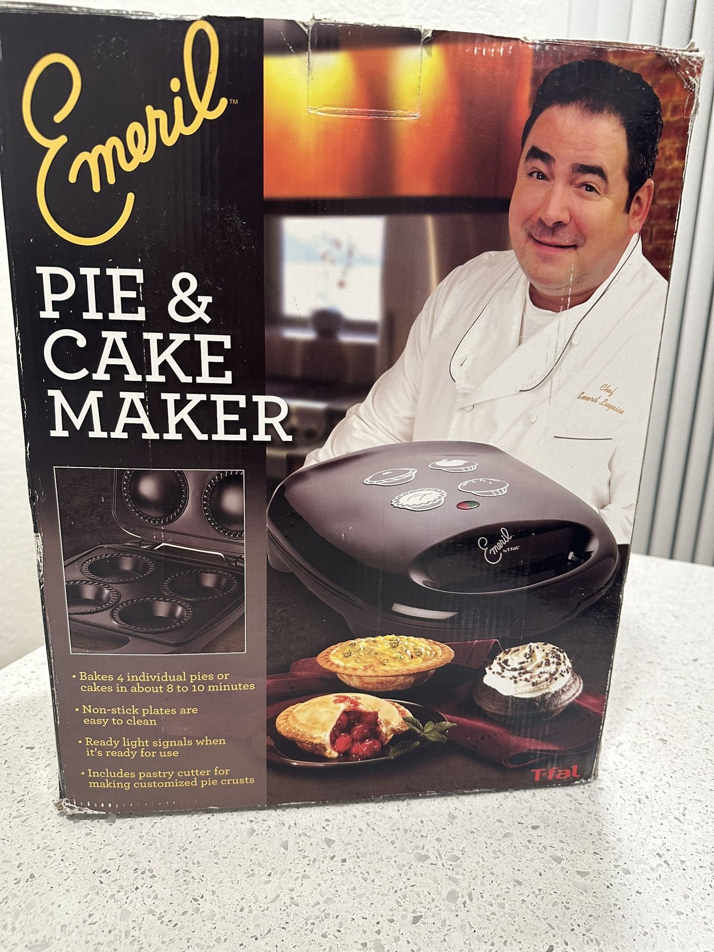 Emeril Pie & Cake Maker