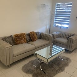 El Dorado Living Room Set Like New