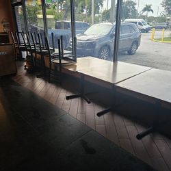 Tables Chair  And Garbage 🗑 