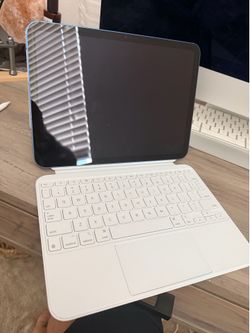 Ipad A16 wifi and celullar with Magic Keyboard
