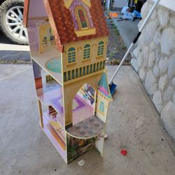 Doll House 