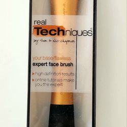 Real Techniques Expert Face Brush