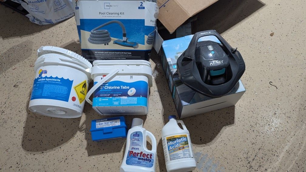 Pool Cleaning Supplies. See Description