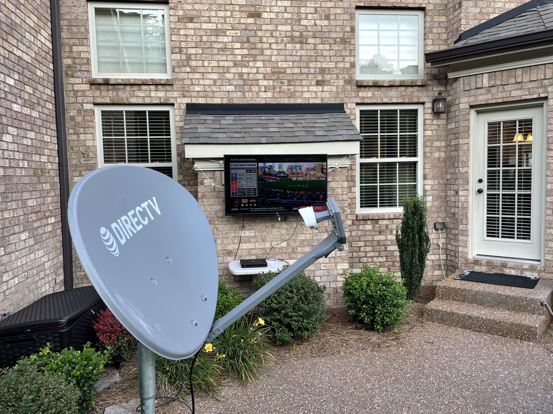 Portable DirecTV Satellite system