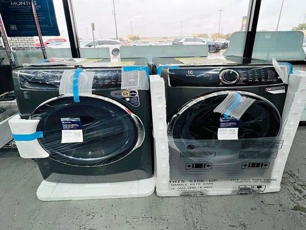 WASHER AND DRYER SET