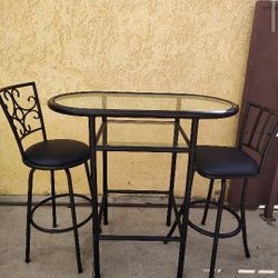 TABLE AND 2 CHAIRS