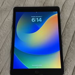 Apple iPad 9 64GB WiFi Only - Perfect Condition w/ keyboard case
