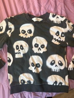 H&M Skull Sweater Size 6/7