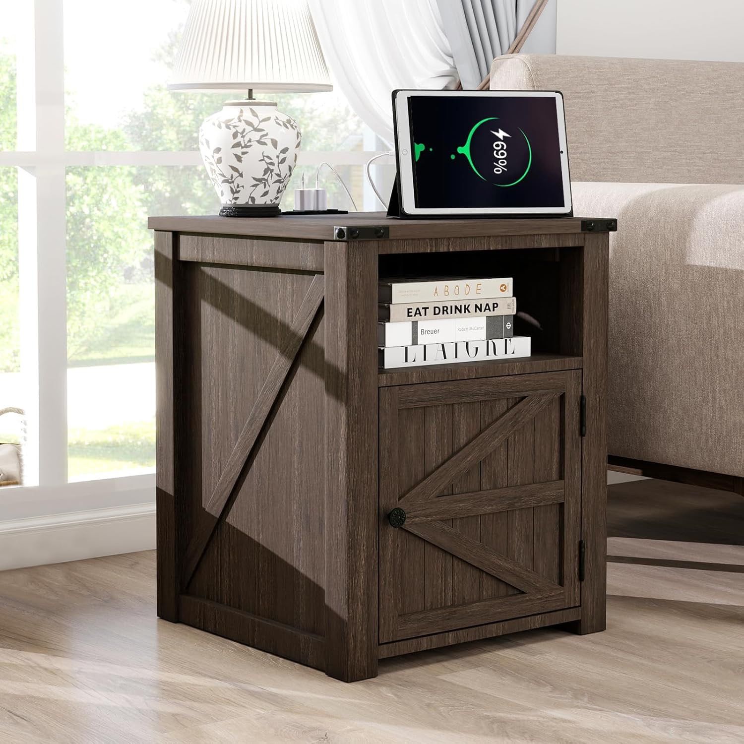 MUUEGM End Table with Charging Station, 18'' Rustic Wood Nightstand with Barn Door, Farmhouse Bed Side Table Adjustable Shelf for Living Room, Bedroom